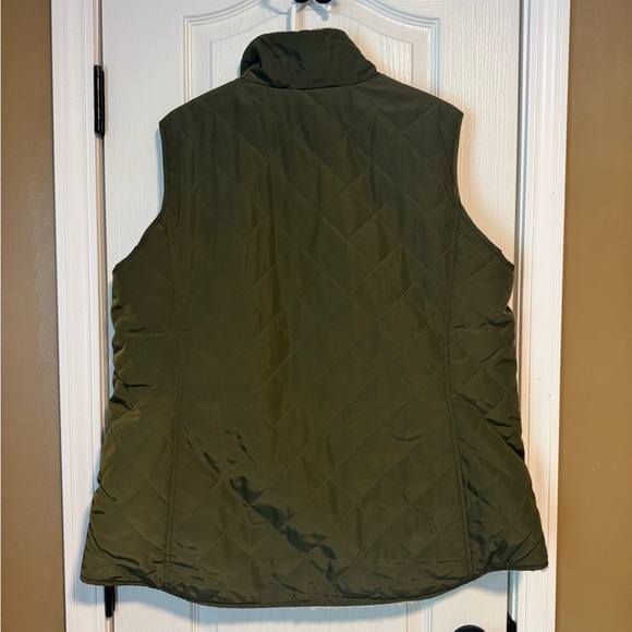 Ariat Quilted Vest in Olive - Picture 2 of 4